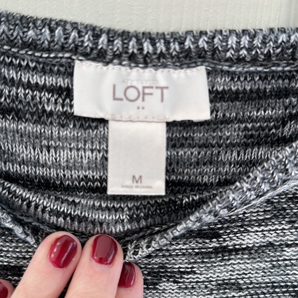 Loft black, gray & white sweater (M). - Picture 3 of 5